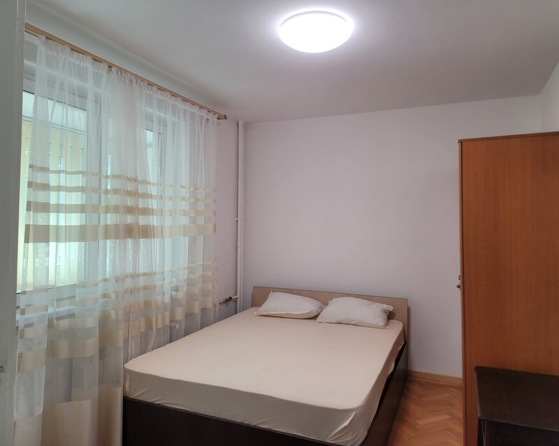 Calea Grivitei, pod Basarab, proprietar, ap. 2 cam semidec.